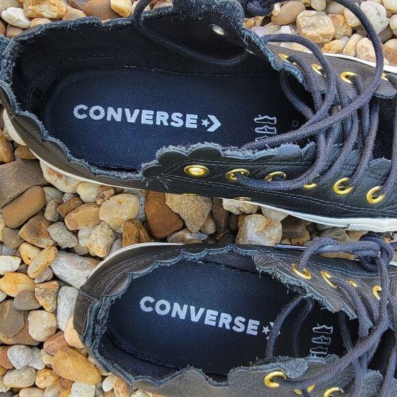 Converse - Womens Shoes - SIZE 7 - Picture 7 of 9